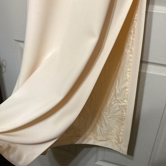 Evening dress in pastel yellow size 6 - Picture 8 of 12